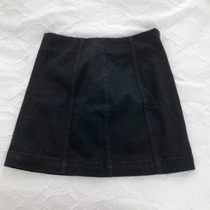 Black skirt with side zipper